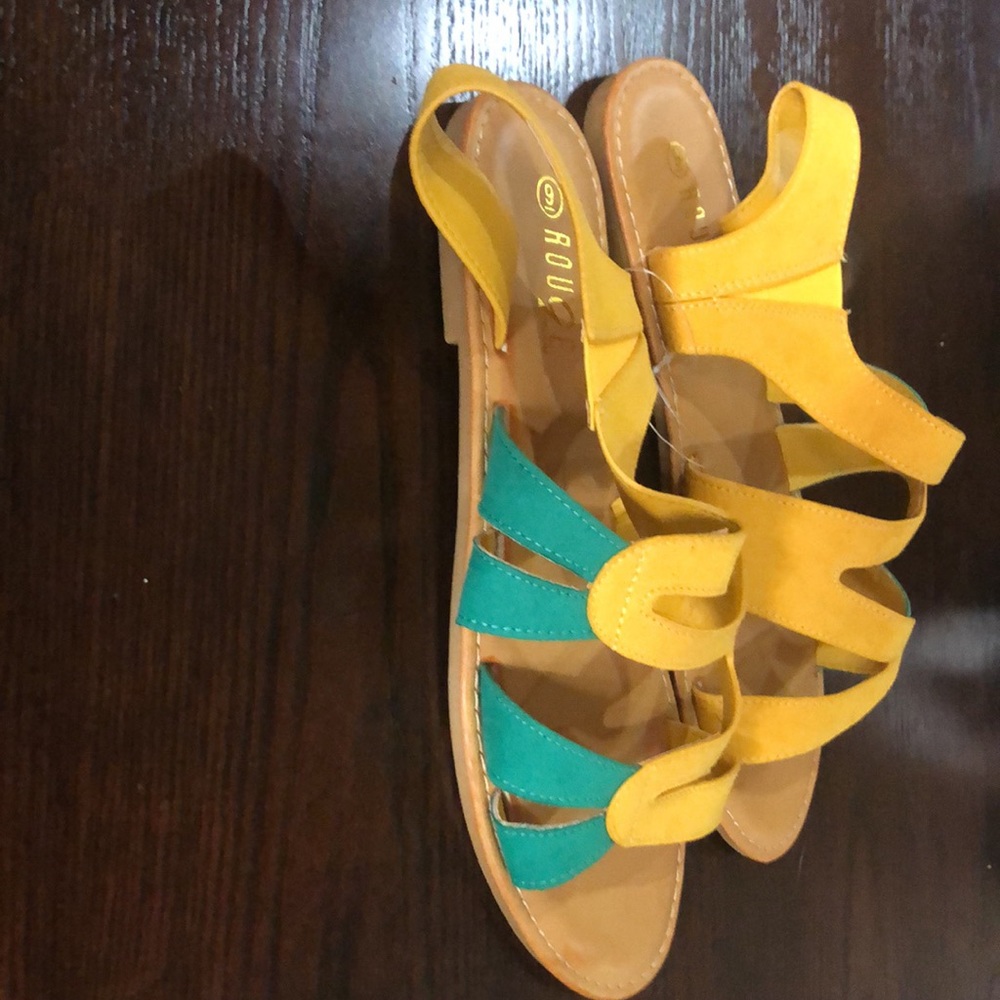 Sandals - Picture 3 of 5